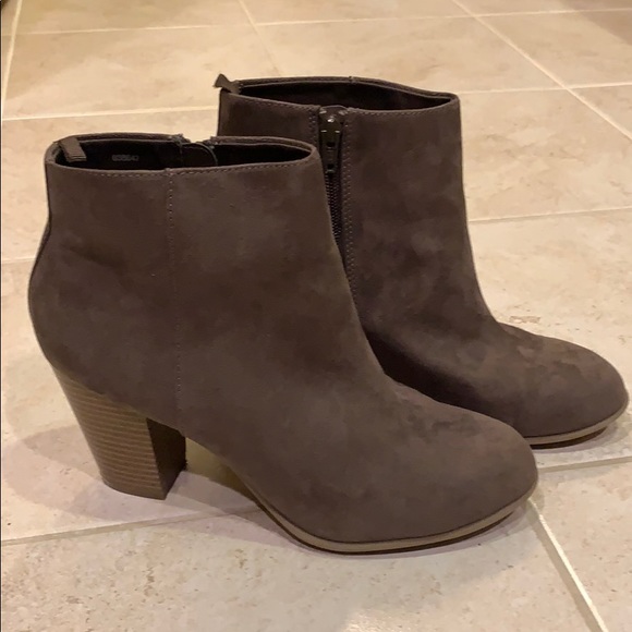GAP Shoes - Gap High-heeled Ankle Bootie